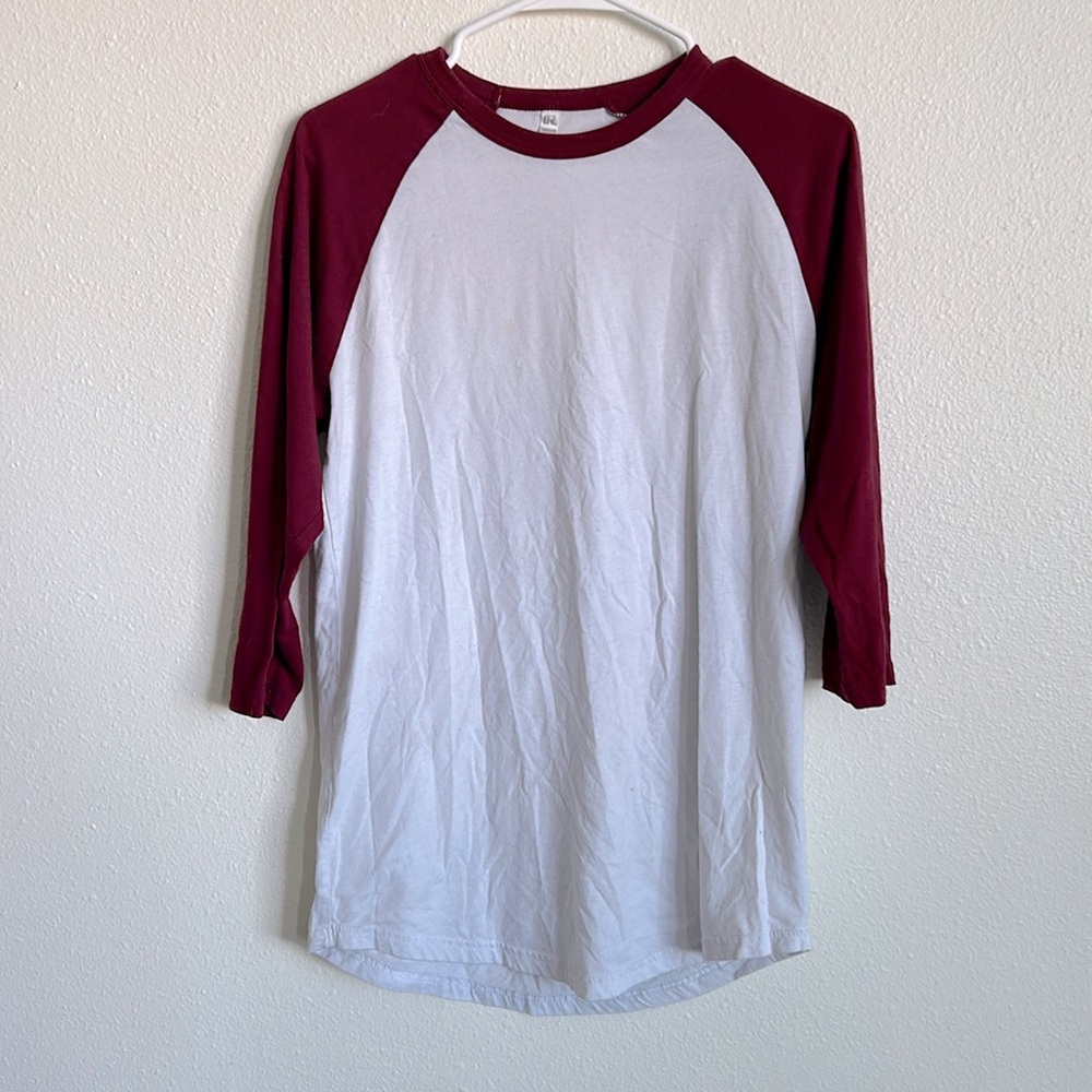 Men’s medium tee